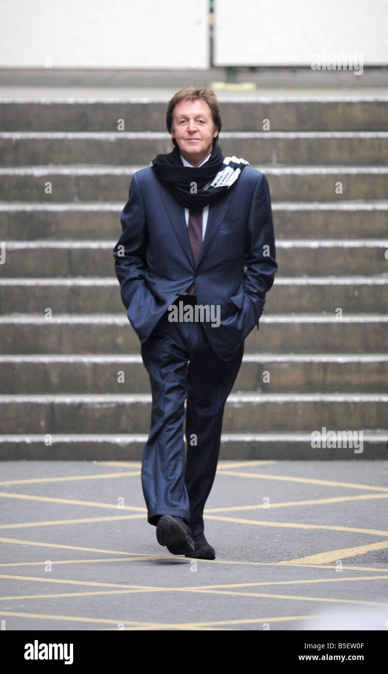 Sir Paul McCartney und seine Soliciter Fiona Shackleton kommen vor dem High Court für einen weiteren Tag in der Scheidung Anhörung mit Heather Mills Stockfoto