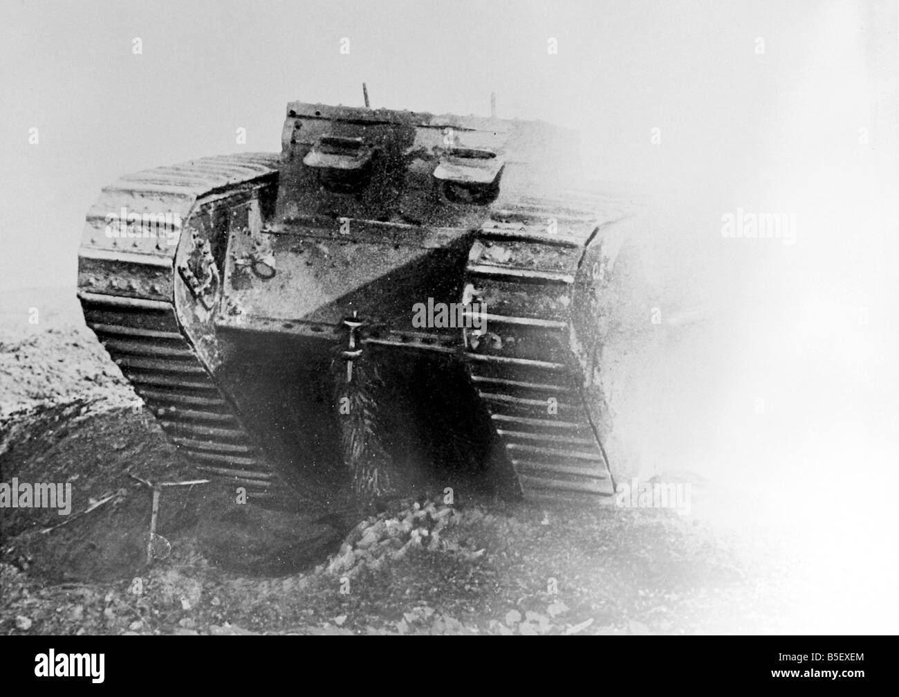 MK.1 Tank in Aktion auf der westlichen Frontseite &#13; &#10; 23. November 1916. &#13; &#10; OP480K/B Stockfoto
