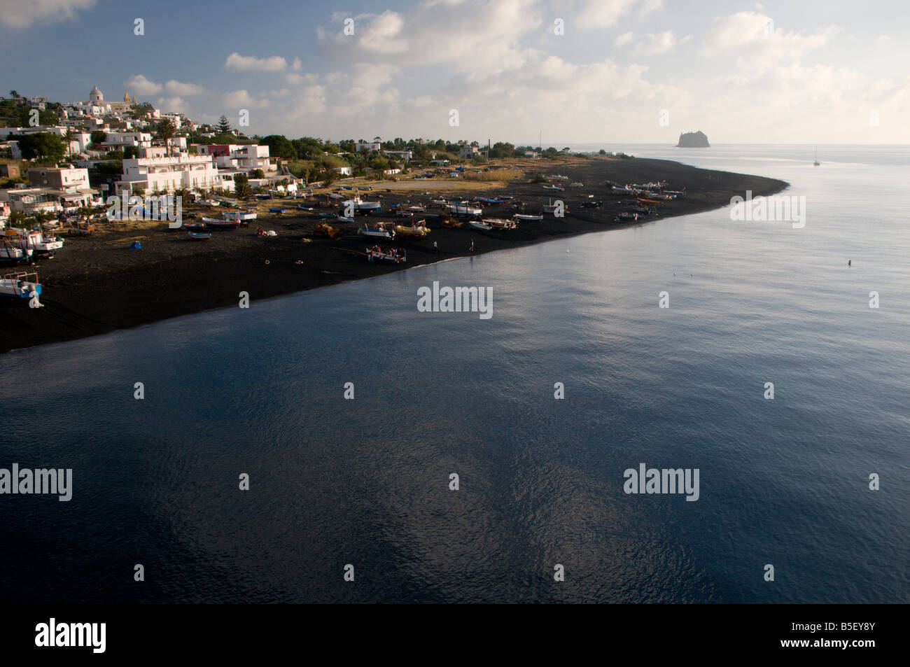 Vulkan-Strand auf der Insel Stromboli Stockfoto