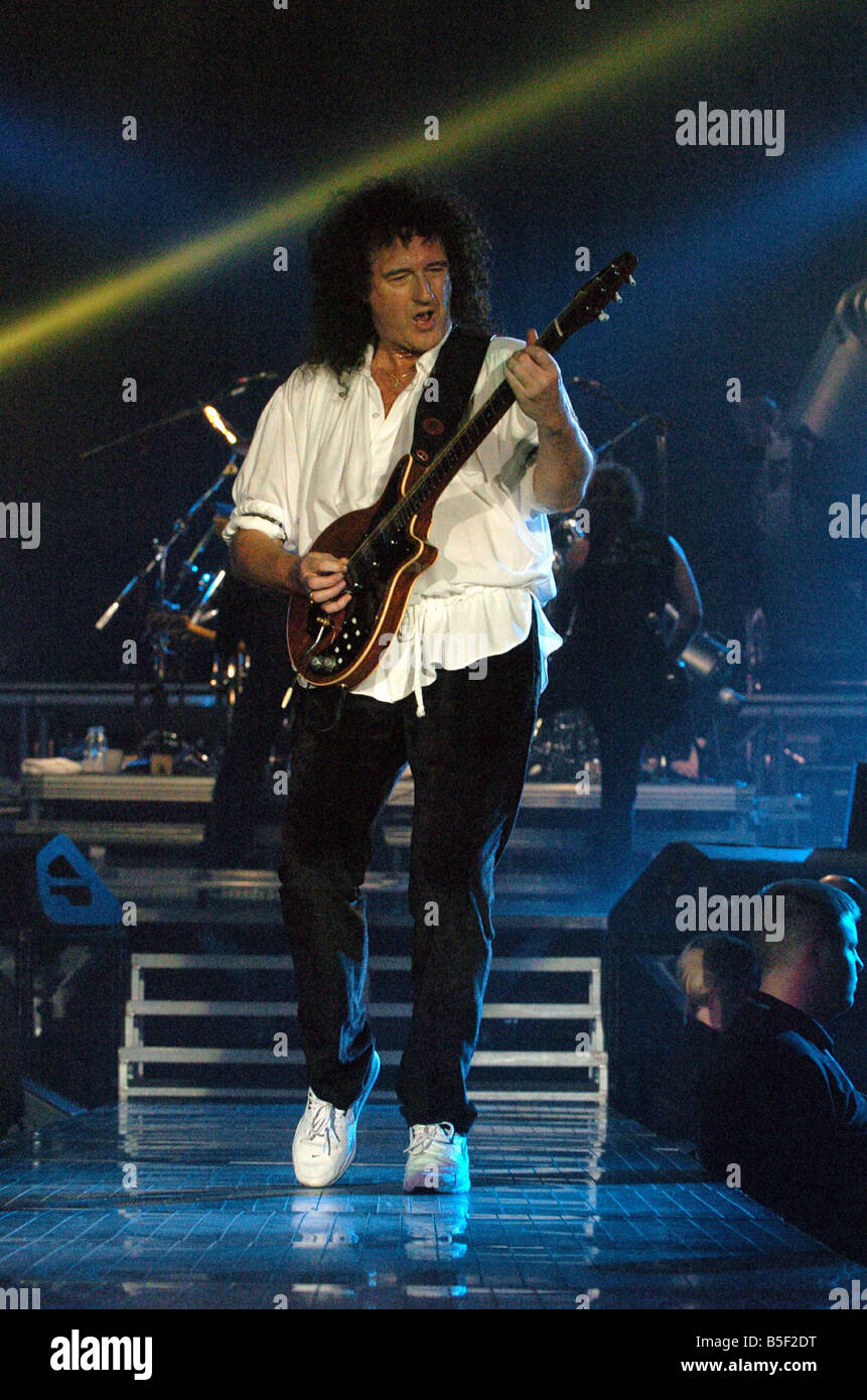 Queen und Paul Rodgers durchführen, bei der Metro Radio Arena 3 Mai 2005 Brian May Stockfoto