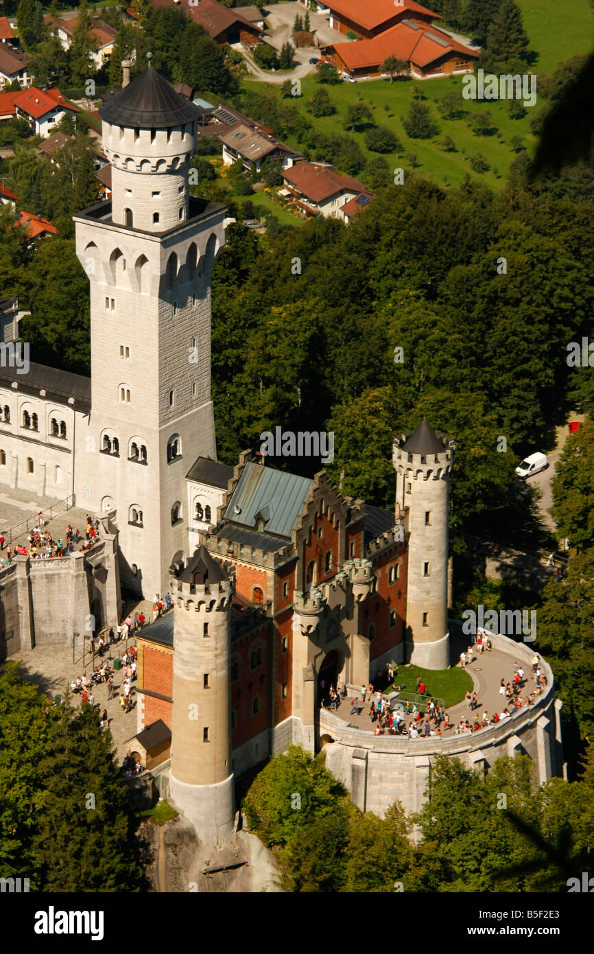 Vogelperspektive von Schloss Neuschwanstein in Schwangau in der Nähe von Fuessen Allgaeu Bayern Stockfoto