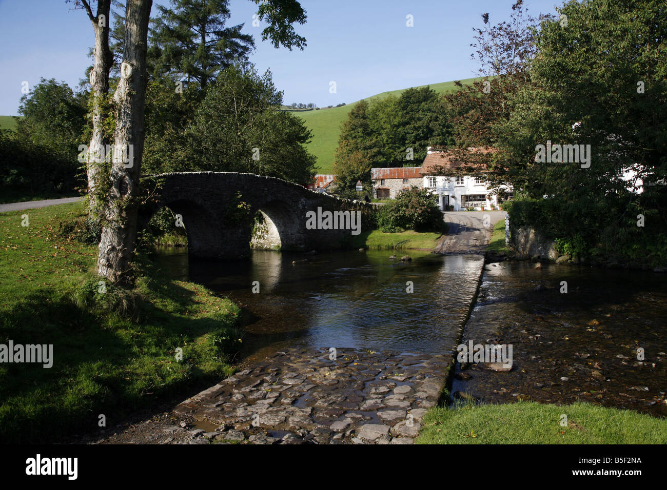 Die hübschen Exmoor Dorf von Malmsmead auf Badgworthy Wasser im Doone Valley in der Nähe von Oare Stockfoto