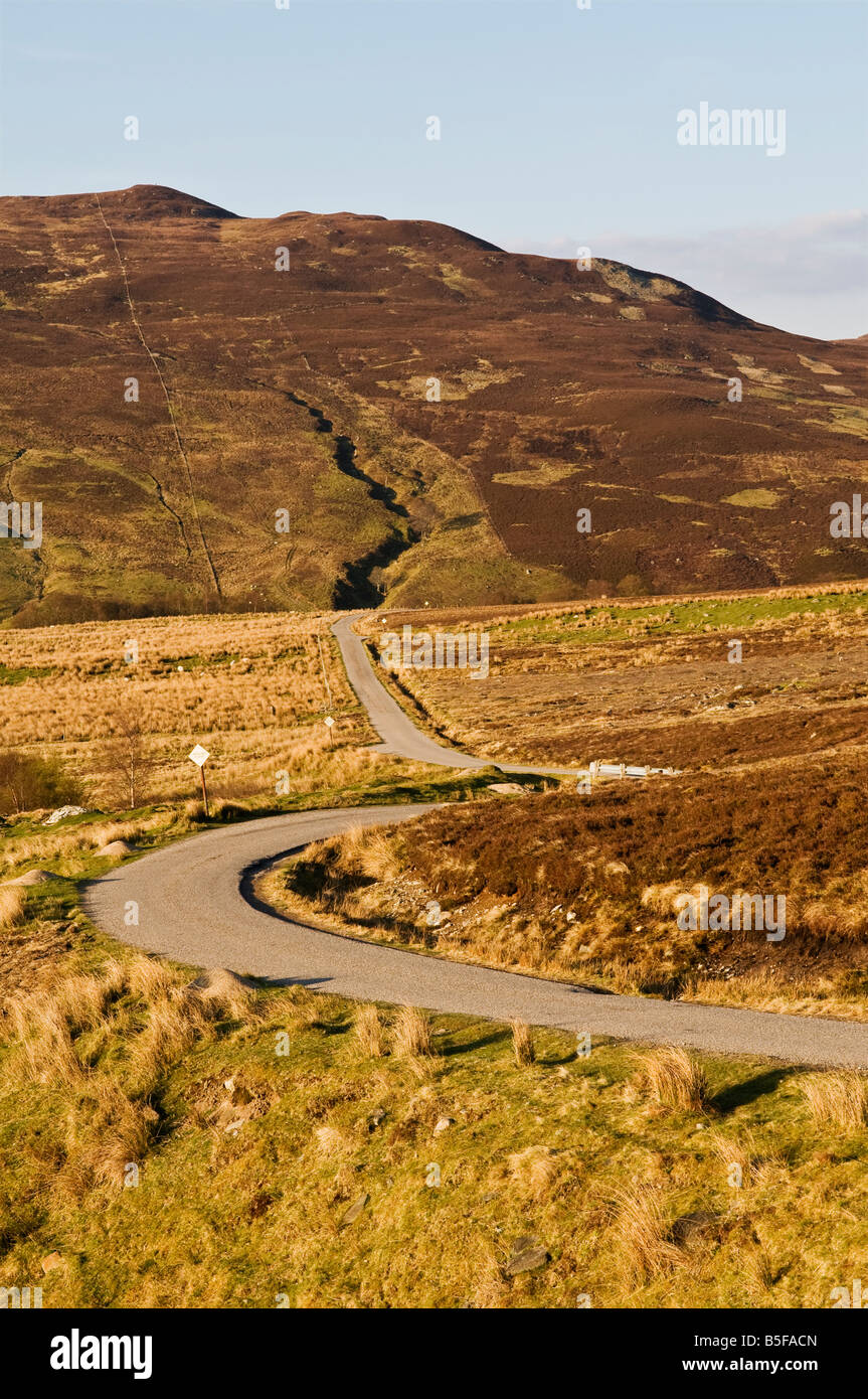 Einspurige Straße nach Loch Killin, Schottisches Hochland, Schottland Stockfoto