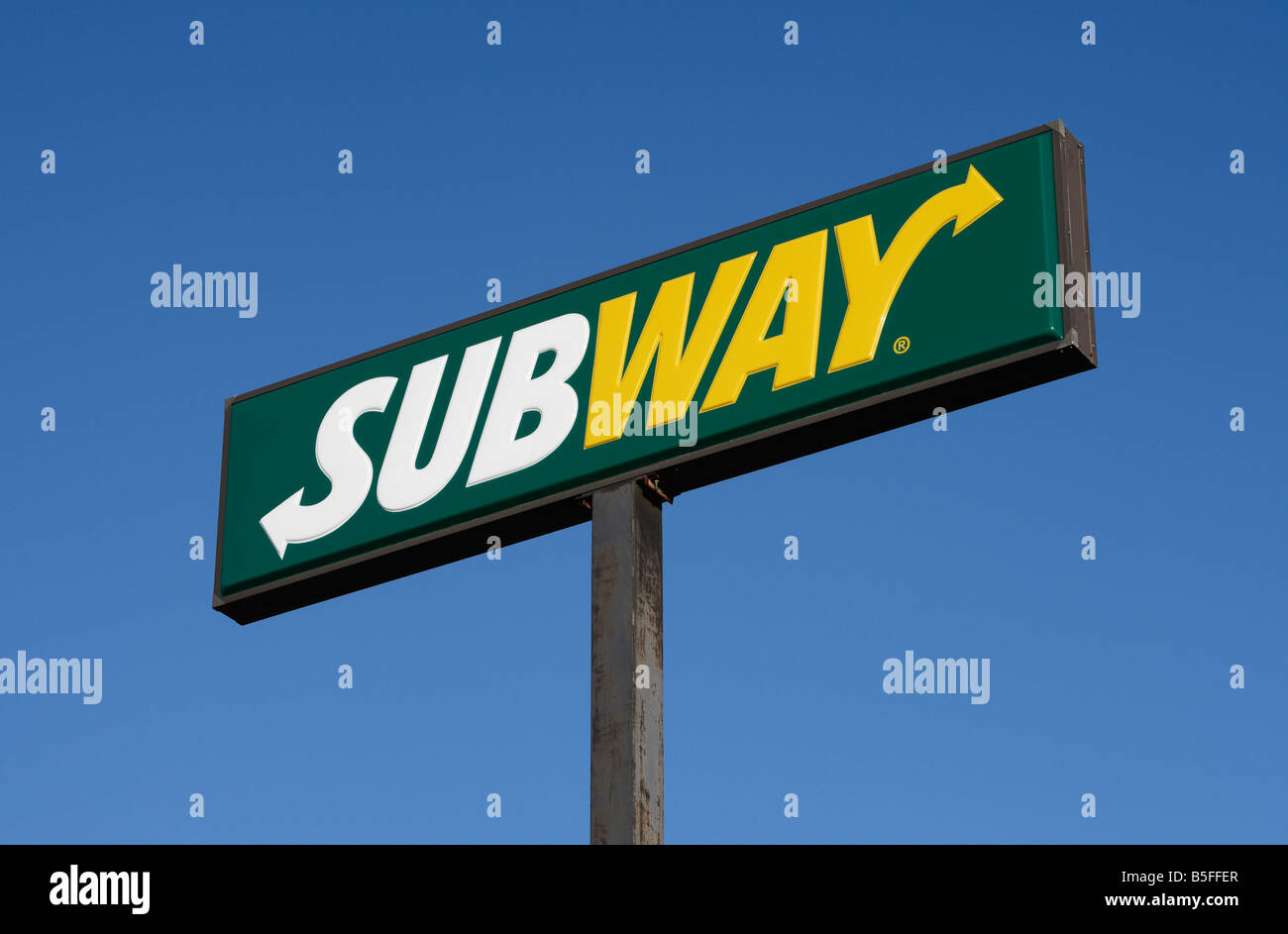 Ein Zeichen für die amerikanische Fastfood-Kette Subway. Stockfoto
