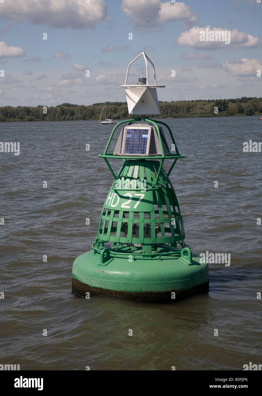 Grüne Linke Bank oder Steuerbord, Markierungsboje in Hollands tief Stockfoto