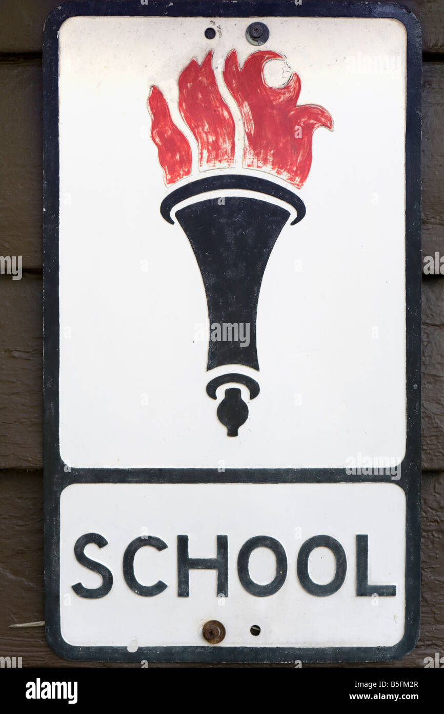 Eine alte englische Schule Warnzeichen Straße aus den 1950er und 1960er Jahre Stockfoto