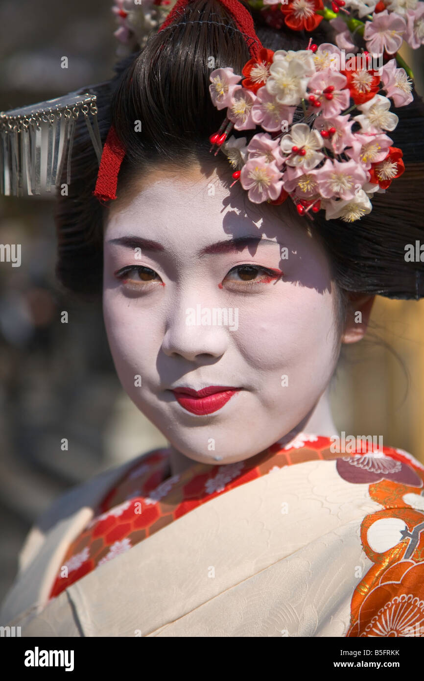 Kyoto-Stadt Japan Kiyomizu-Tempel Porträt einer Geisha in traditionellen Make-up Stockfoto