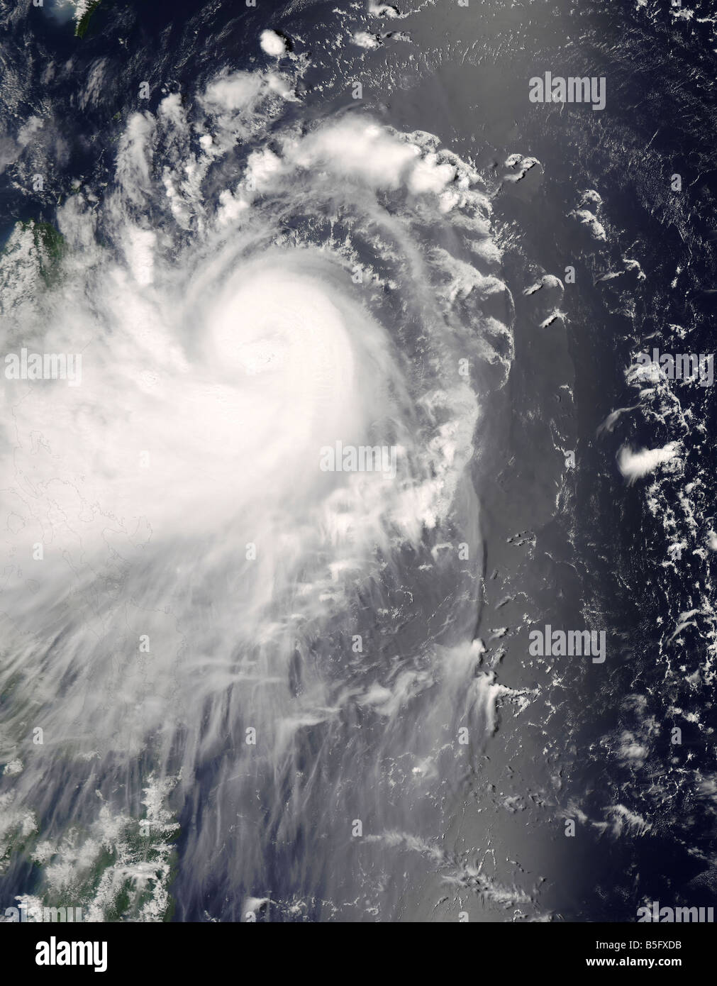 19. August 2008 - Taifun Nuri nähert sich der philippinischen Inseln um 04:40 UTC. Stockfoto