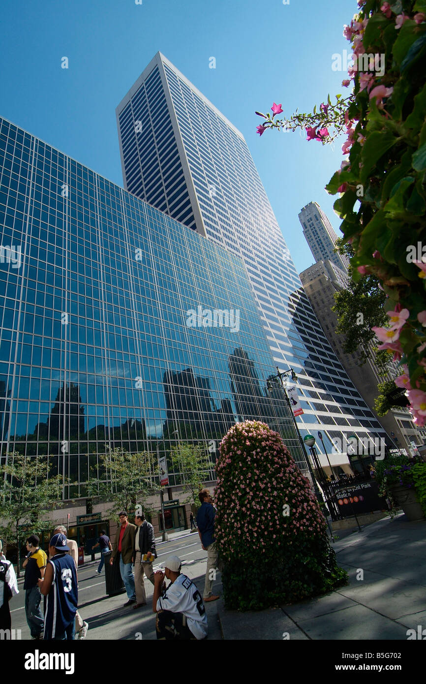 The W R Grace building 42nd Street New York A sleek 50 story building constructed in 1974 for the W R Grace chemical company Stockfoto