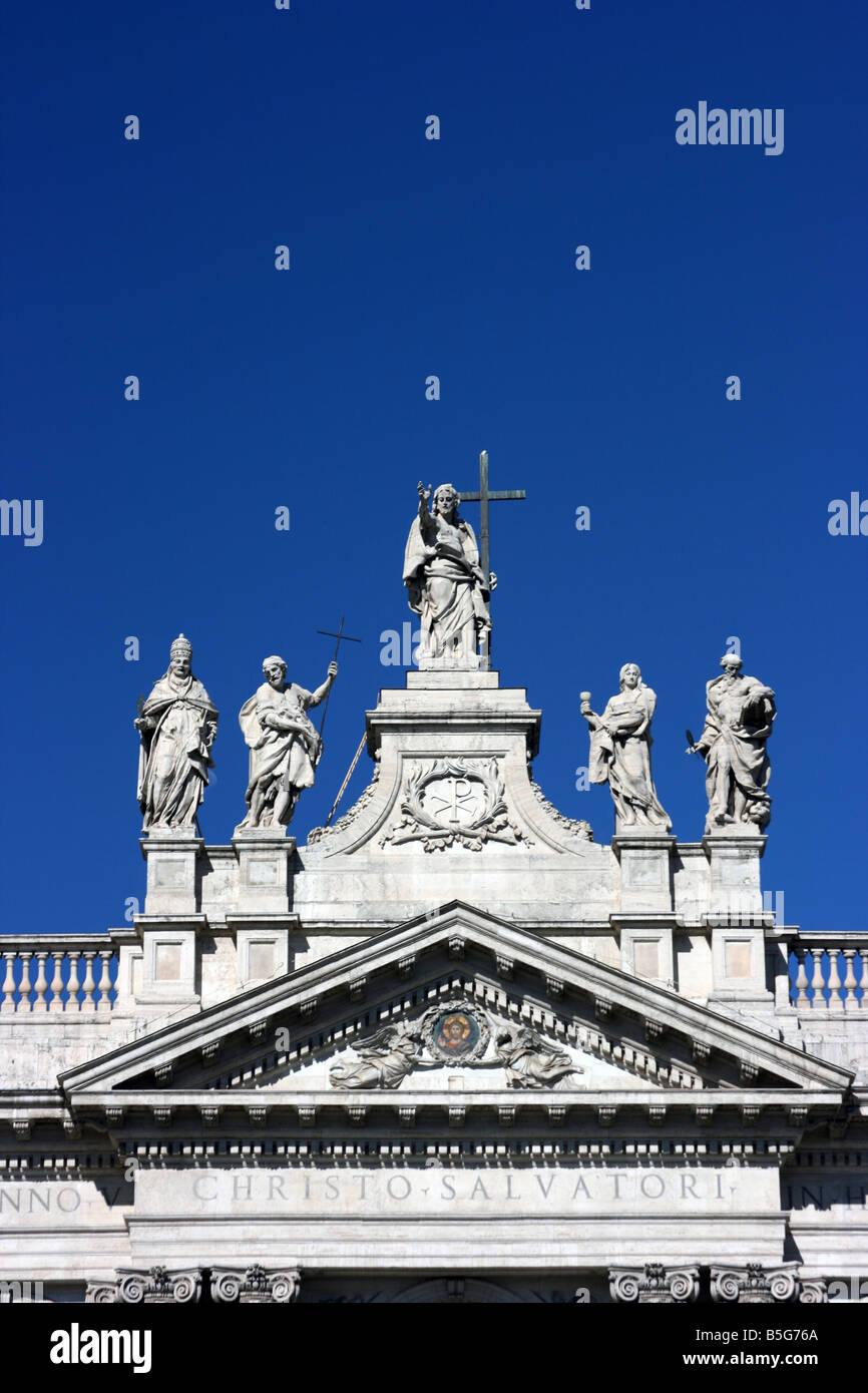 Basilika St. John Lateran, Giebel Detail, Rom, Italien Stockfoto