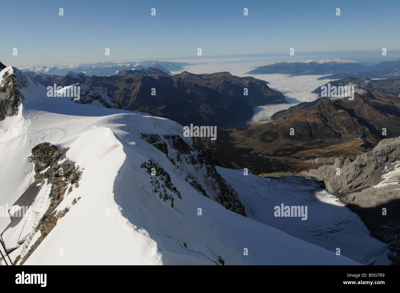 Schnee und Berge von Jungfraujoch in der Schweiz Stockfoto