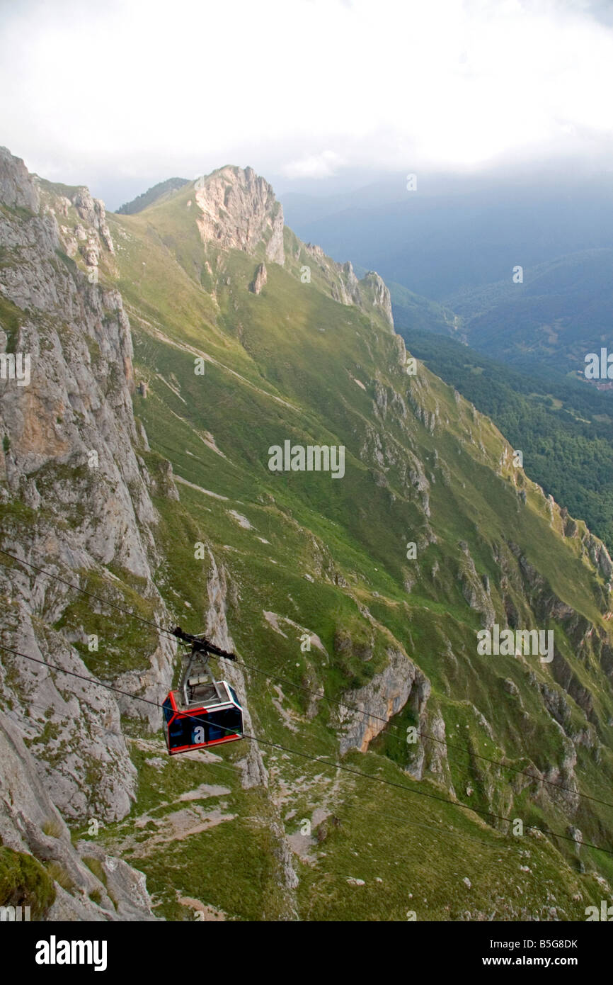 Pendelbahn in den Picos de Europa im Nordwesten Spaniens Fuente De Liebana Cantabria Stockfoto