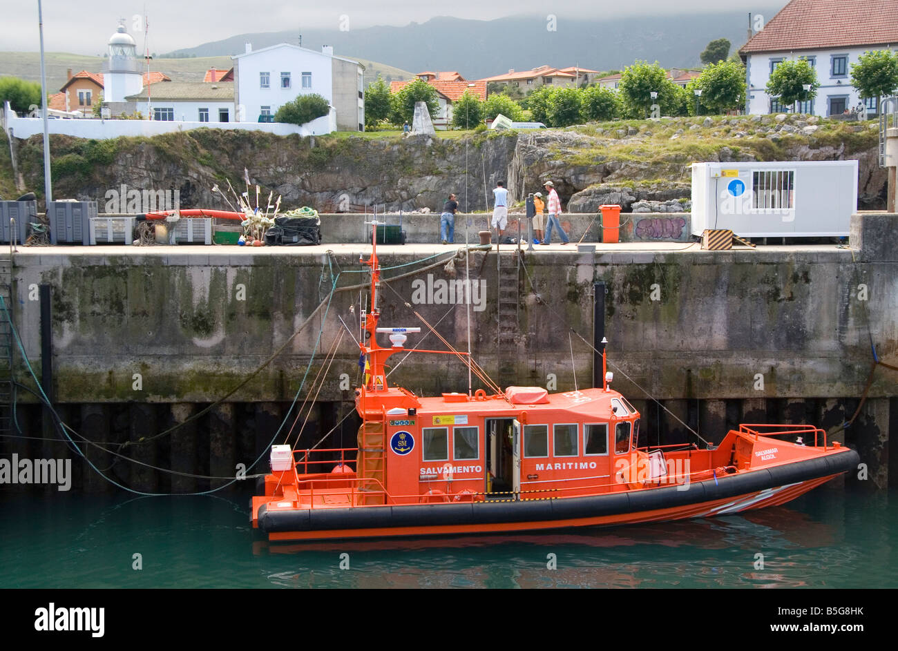 Seerettung Schiff im Hafen von Llanes Asturien Spanien Stockfoto