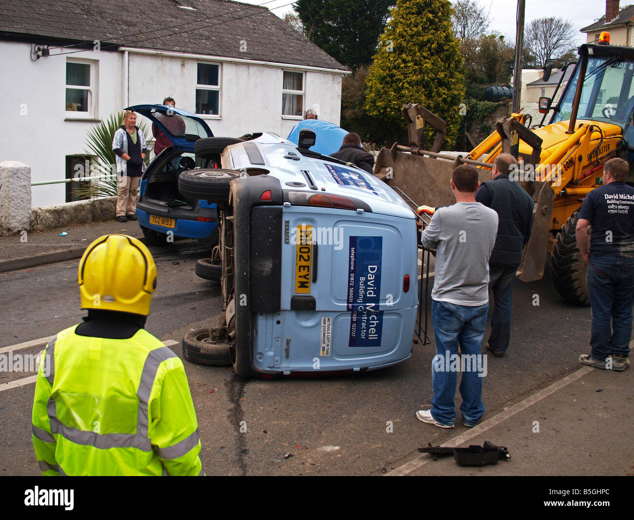 einem Verkehrsunfall in einem Dorf in Cornwall, England, uk Stockfoto