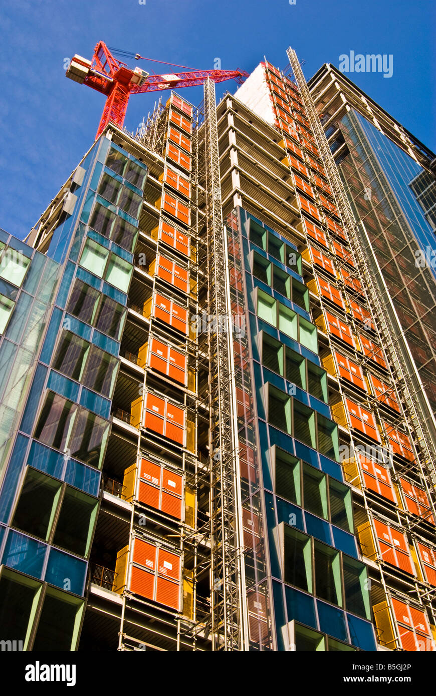 Turmdrehkran auf Neubau des Büros, London, England, UK Stockfoto