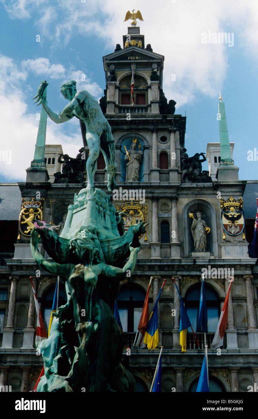 Brabo-Brunnen auf dem Grote Markt in Antwerpen Stockfoto