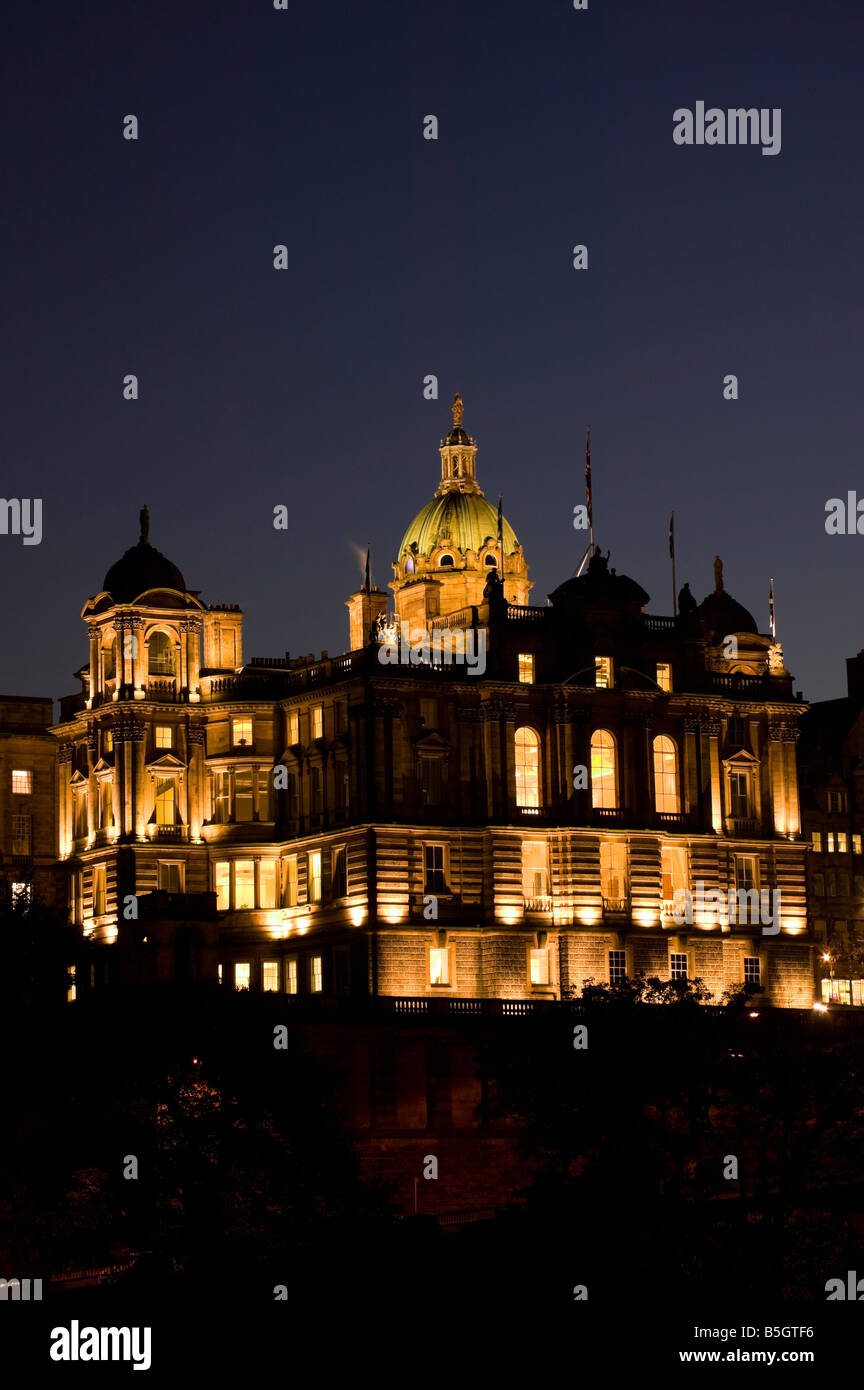 beleuchtete Lloyds Banking Group Bank von Schottland (ehemals Hbos) Sitz, Edinburgh, Scotland, UK, Europa Stockfoto