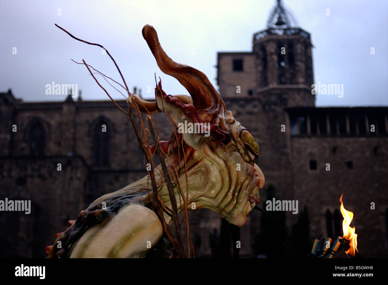 Teuflische Gestalt, die Teilnahme an der "Correfoc" in Barcelona, Katalonien (Spanien) Stockfoto