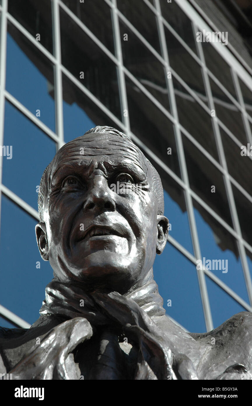 Statue außen Anfield Road nach Hause von Liverpool Football Club von William Bill Shankly Stockfoto