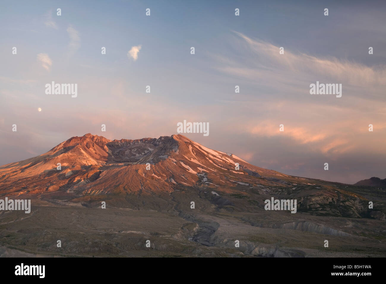 Mount Saint Helens Nationalmonument, Vulkan, Washington, Twilight, Sonnenuntergang, Berge, Wildnis, USA, Sommer, Schnee Stockfoto