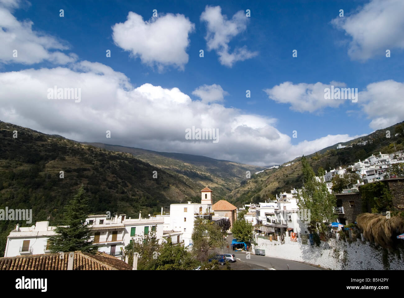 Typisch weiß getünchten andalusischen Dorf Pampaneira in Sierra Nevada Südspanien Stockfoto