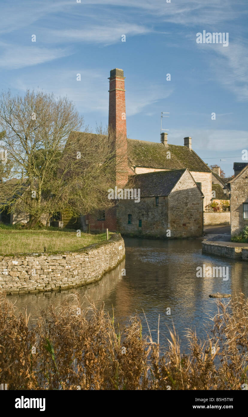 Die alte Mühle in Lower Slaughter, ein hübsches Dorf in den Cotswolds Gloucestershire. Stockfoto
