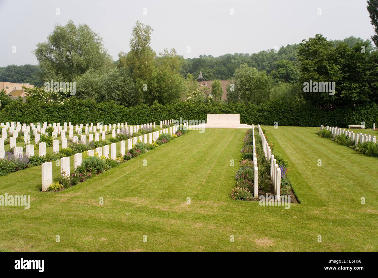 Berkshire Friedhof Erweiterung durch Ploegsteert Denkmal für die fehlende tragen die Namen von 11.447 britischen Soldaten Stockfoto