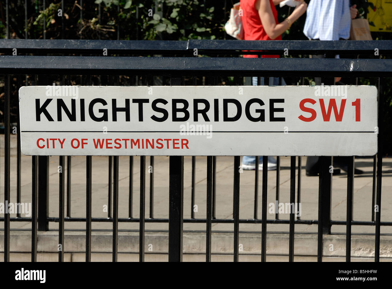 Knightsbridge SW1 Straßenschild Stockfoto