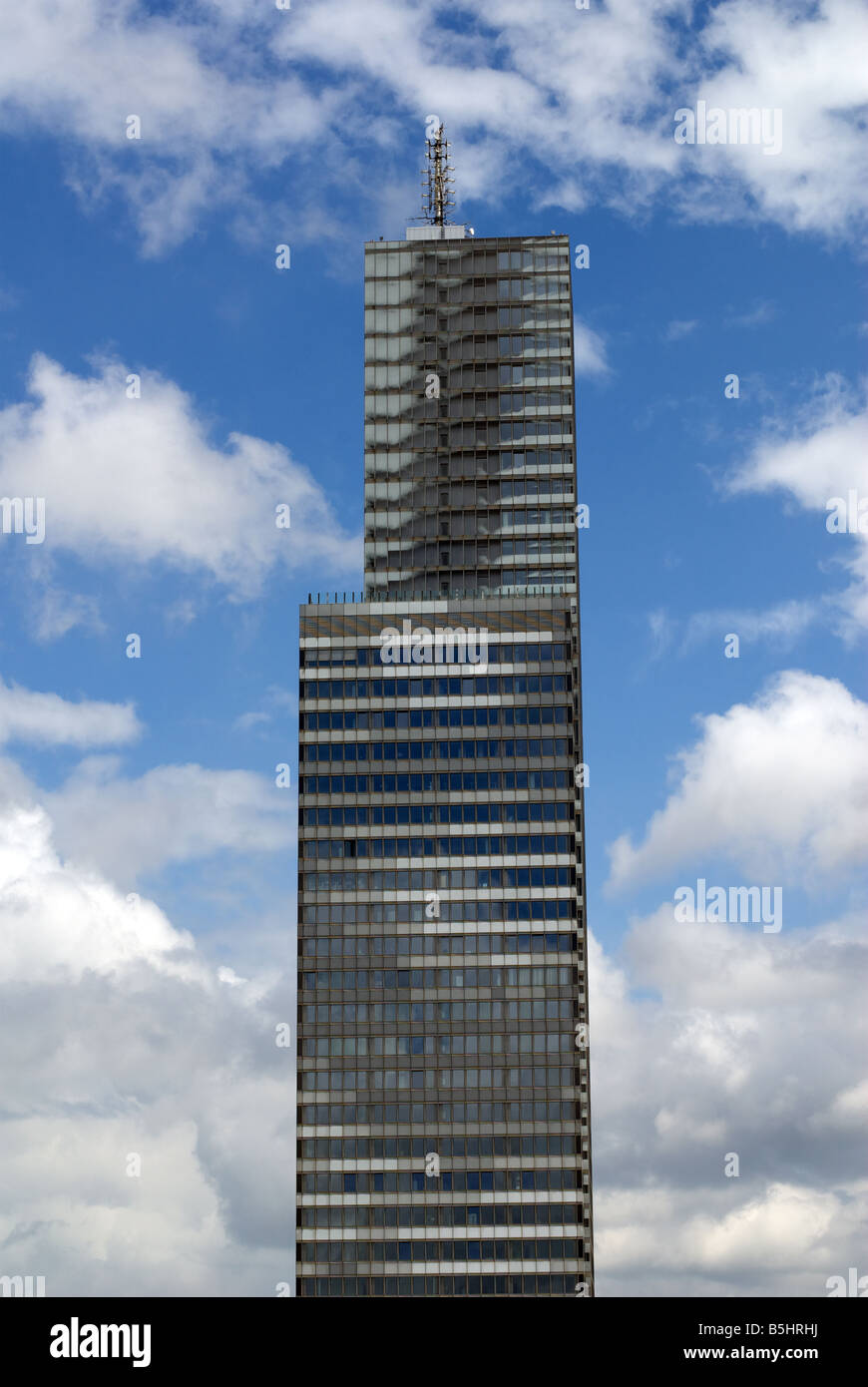 Köln Turm, an 148m und 43 Geschichten, die "Köln-Turm" ist eines der höchsten Gebäude in Köln, Nord Rhein Westfalen, Deutschland. Stockfoto