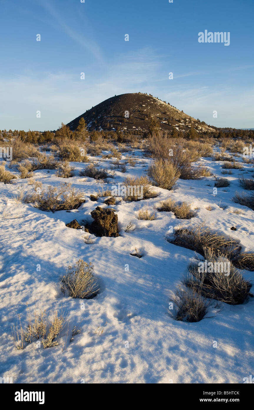 Schonchin Butte ein vulkanischer Asche Schlackenkegel Lava Betten Nationaldenkmal Kalifornien Stockfoto