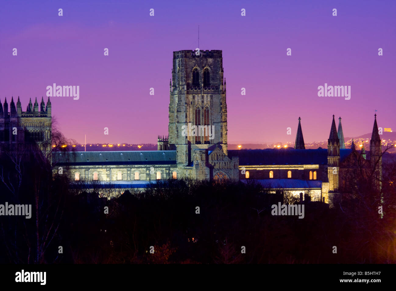 Kathedrale von Durham bei Abenddämmerung UK Stockfoto