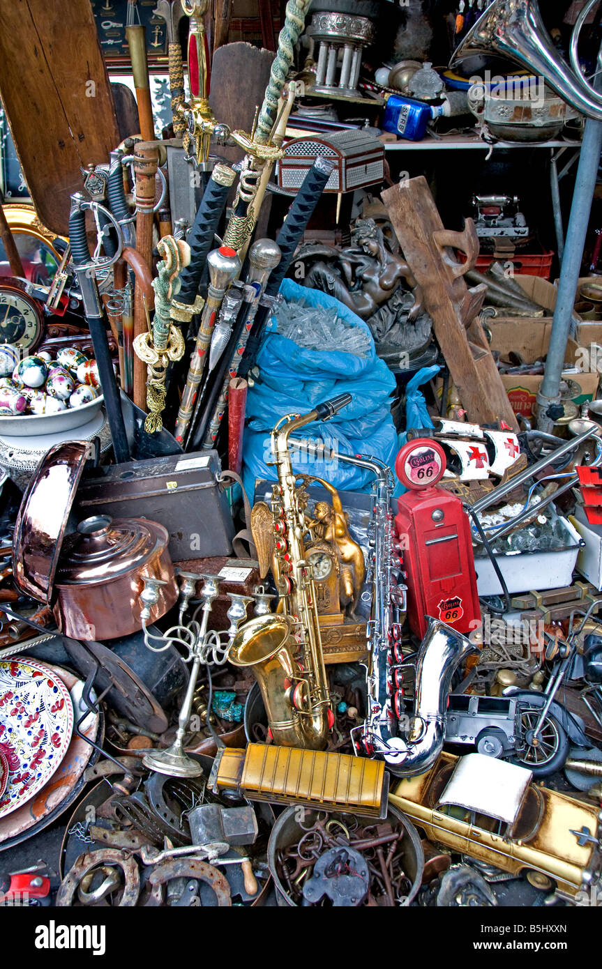 Plateia Avissynias Monastiraki Flohmarkt ist ein Flohmarkt in der Altstadt von Athen Stockfoto