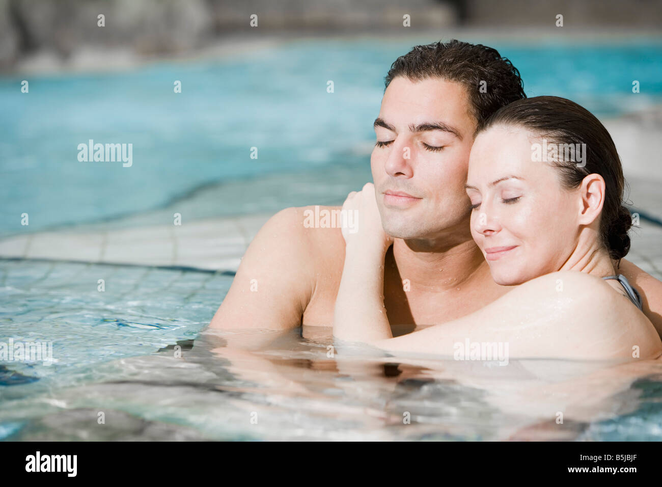 Schwimmbad schwimmen im wasser Fotos und Bildmaterial in hoher Auflösung Alamy