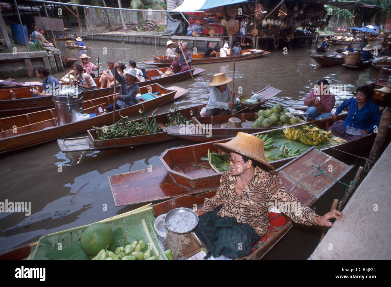Schwimmenden Markt Damnoen Saduak Thailand Stockfoto