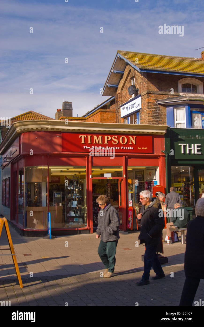 Timpson laden in Lowestoft Suffolk Uk schneiden Schlüssel ausbessern Schuhe etc. mit Passanten vorbei Stockfoto