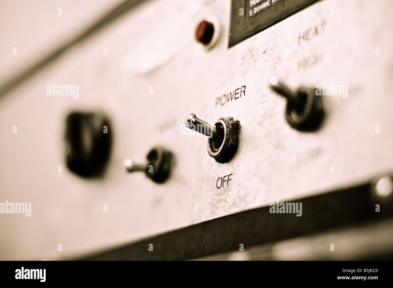 Steuerschalter für eine Industriemaschine. Stockfoto
