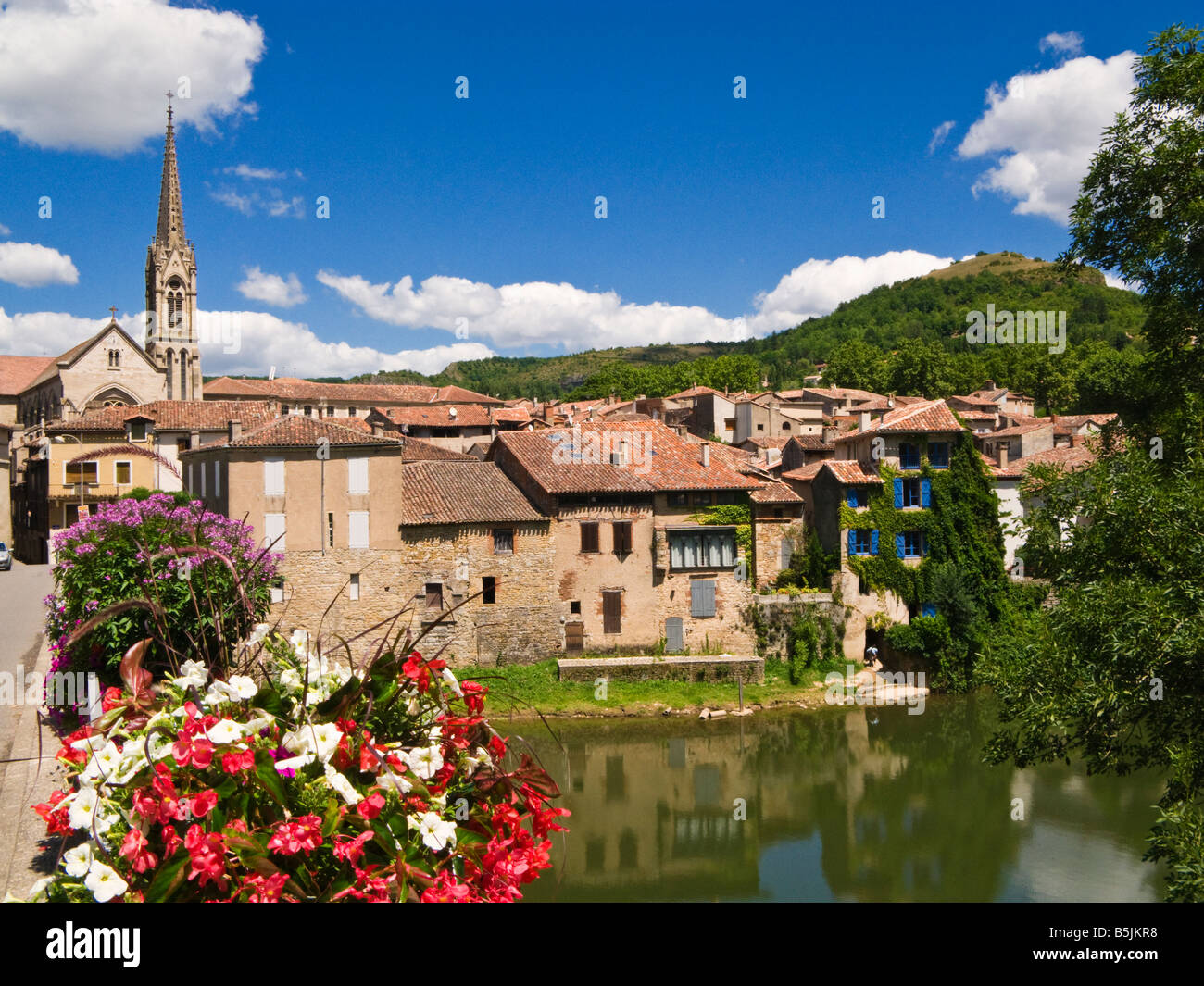 St. Antonin Noble Val am Fluss Aveyron, Tarn et Garonne, Frankreich Stockfoto