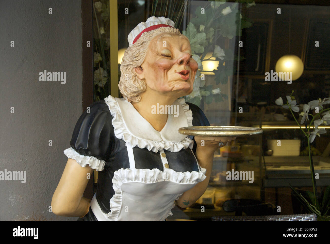 Statue von einer Kellnerin Cafe Cronan Gamla Stan Stockholm Schweden Stockfoto