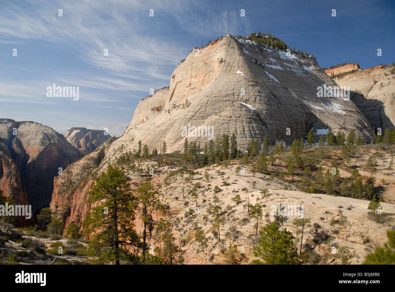 Cathedral Mountain über Zion Canyon im südlichen Utah, USA Stockfoto