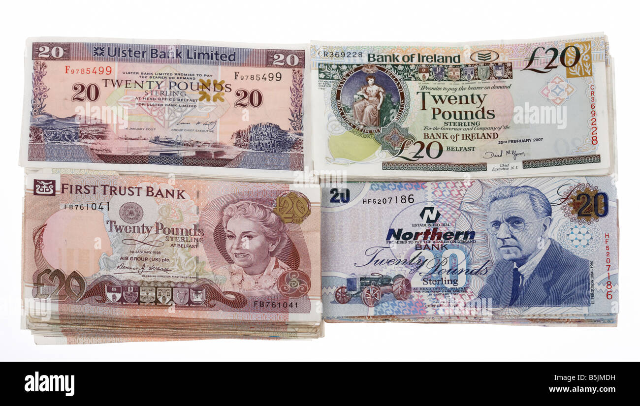 Vier nordirische Hauptbanken stapeln 20 Pfund Sterling Nordirland gab die ulster Bank of ireland First Trust Bank Northern Bank Notes Cash aus Stockfoto