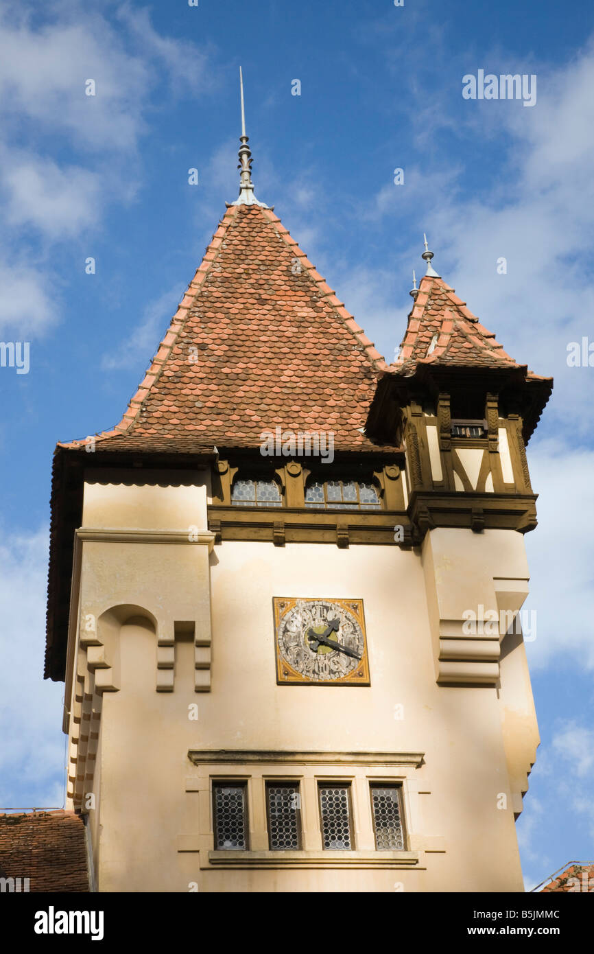 Sinaia Prahova Siebenbürgen Rumänien Uhrturm am Eingang zum Schloss Peles Gelände Stockfoto