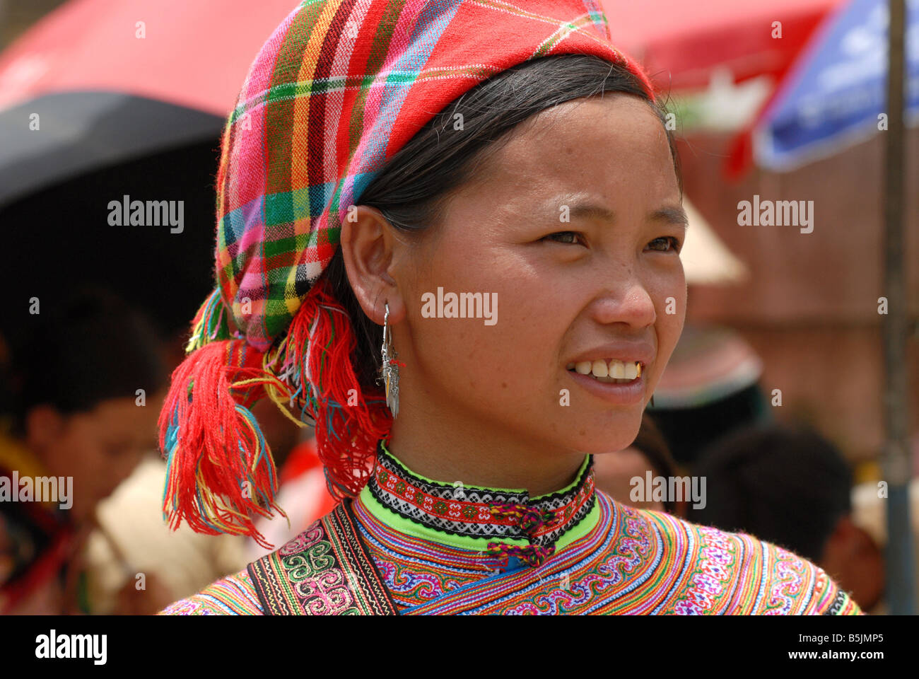 Flower Hmong Frau Bac Ha Dorf Nord-Vietnam Stockfoto