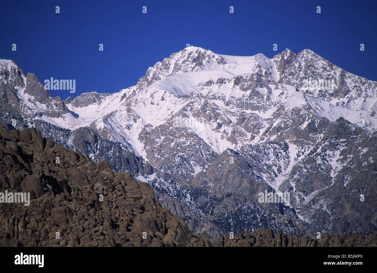Schneebedeckten Gipfeln der hohen Sierra Nevada im östlichen Kalifornien Stockfoto