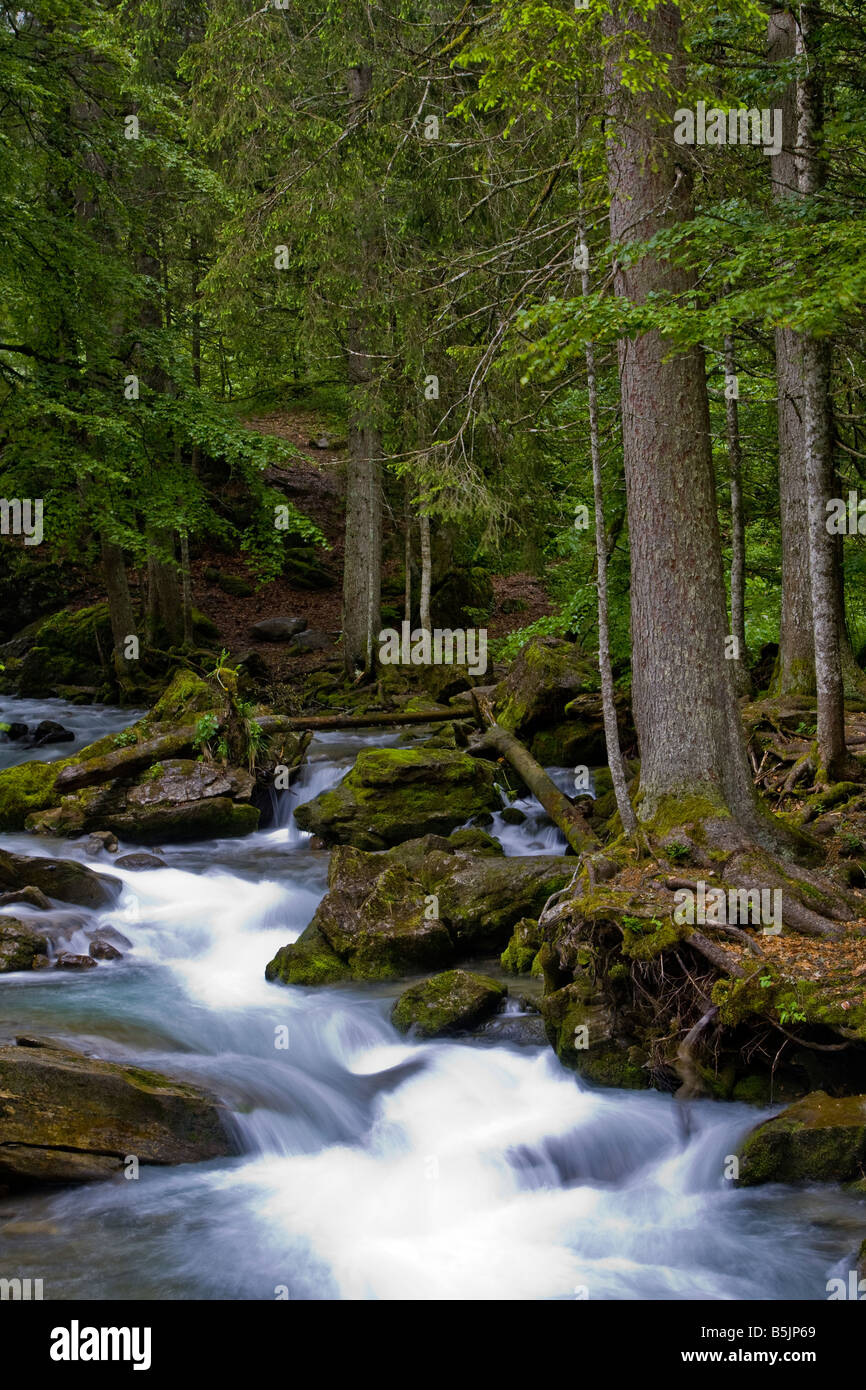 Über die Kaskade d glühender Wasserfall Stockfoto