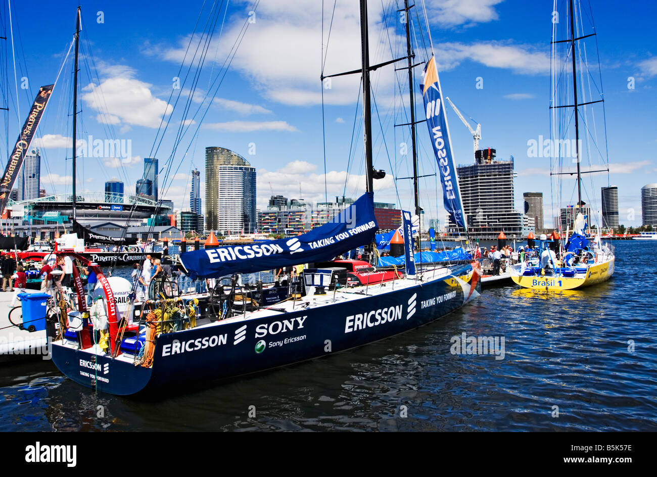 Melbourne Docklands / offene 70 Ocean Racing Boote festgemacht in Melbourne Docklands. Melbourne Victoria Australien. Stockfoto