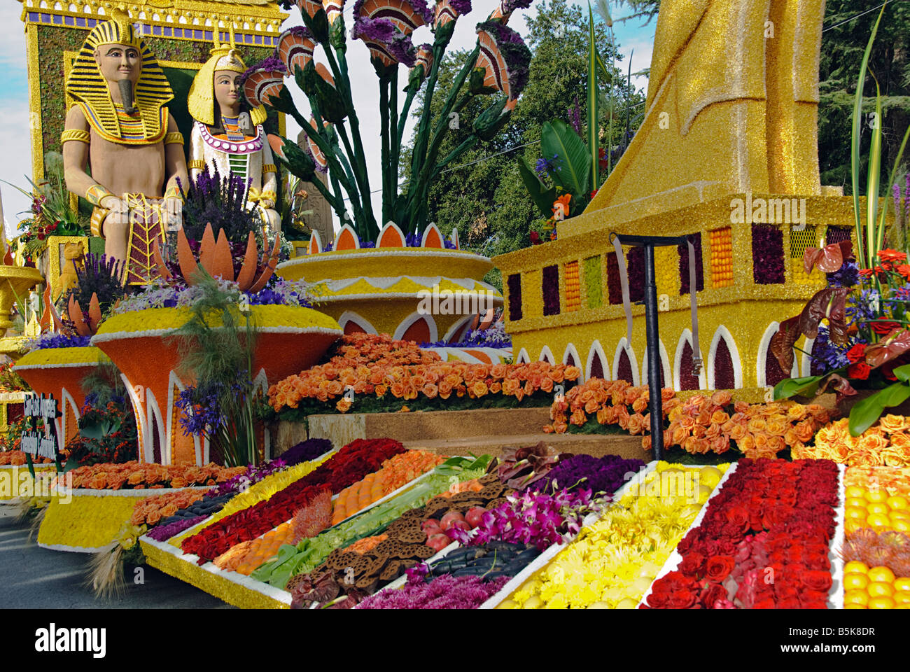 Rose Parade Float "Feiert Schätze Ägyptens" letzten Presidents' Trophy Gewinner Kairo - Los Angeles Freundschaft Fiesta Schwimmer Stockfoto