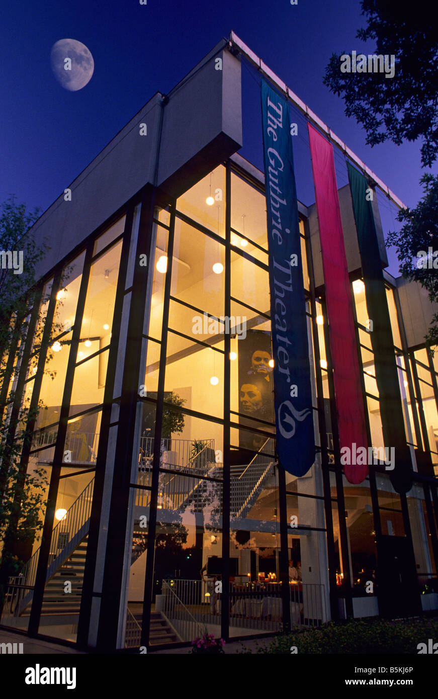 1989 ARCHIVIERUNG FOTO VON DER EHEMALIGEN GUTHRIE THEATER IN MINNEAPOLIS, MINNESOTA.  'Nabend. Stockfoto