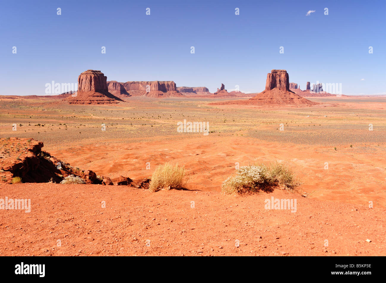 Merrick Butte und East Mitten Butte im Monument Valley Stockfoto