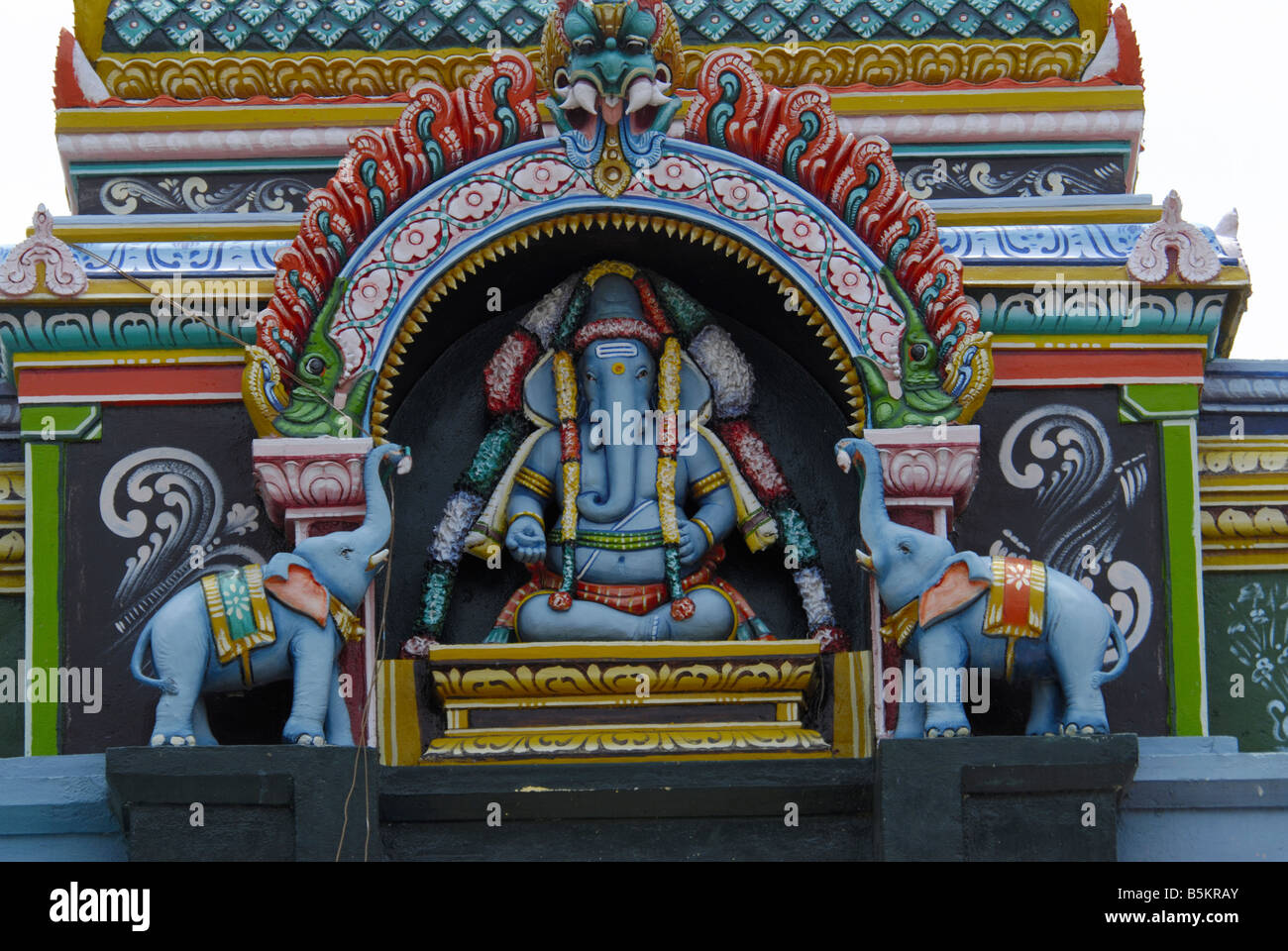 GESCHNITZTE GOPURAM PILLAYARPATTI GANESA TEMPEL TAMILNADU Stockfoto