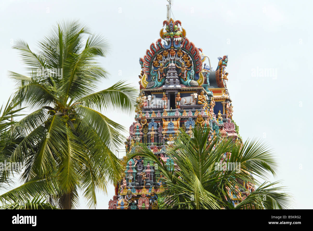 GESCHNITZTE GOPURAM PILLAYARPATTI GANESA TEMPEL TAMILNADU Stockfoto